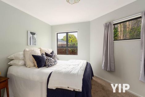 Photo of property in 10 Longmont Terrace, Churton Park, Wellington, 6037