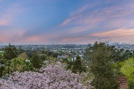 Photo of property in 1a Eastglen Road, Glen Eden, Auckland, 0602