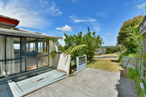 Photo of property in 1 Orewa Heights Crescent, Orewa, 0931
