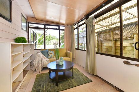 Photo of property in 1 Orewa Heights Crescent, Orewa, 0931