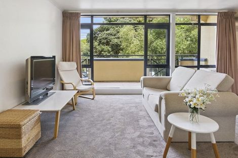 Photo of property in 2c/7-11 Bute Road, Browns Bay, Auckland, 0630