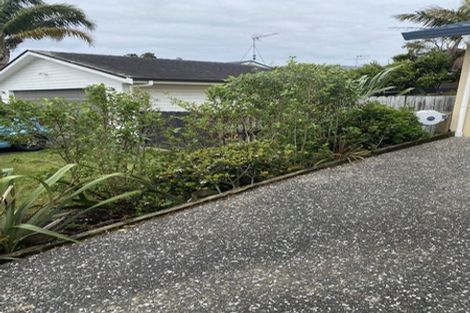 Photo of property in 40 Sunvista Avenue, Oteha, Auckland, 0632