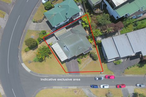 Photo of property in 1 Orewa Heights Crescent, Orewa, 0931