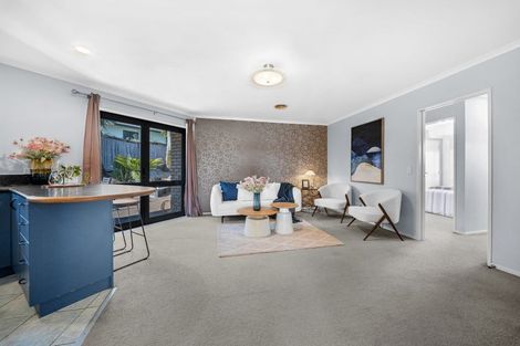 Photo of property in 11 Cognac Place, Henderson, Auckland, 0612