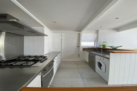 Photo of property in 3/252 Hurstmere Road, Takapuna, Auckland, 0622