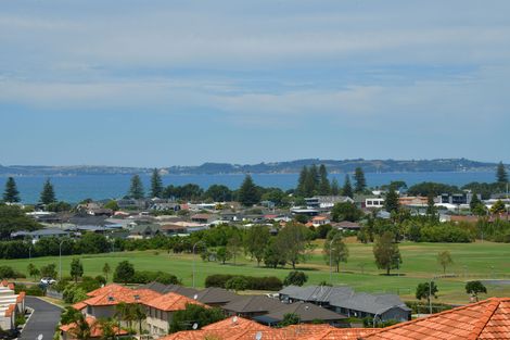 Photo of property in 1 Orewa Heights Crescent, Orewa, 0931