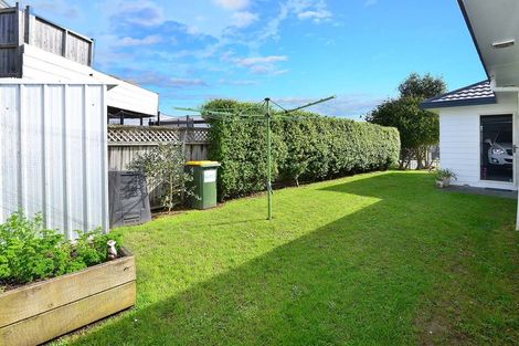 Photo of property in 9 Jelas Road, Red Beach, 0932