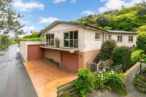 Photo of property in 103 Churchill Drive, Crofton Downs, Wellington, 6035