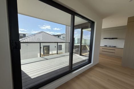 Photo of property in 18 Mataitai Road, Hobsonville, 0618