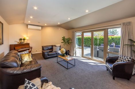 Photo of property in 16 Harrys Way, Redwood, Christchurch, 8051