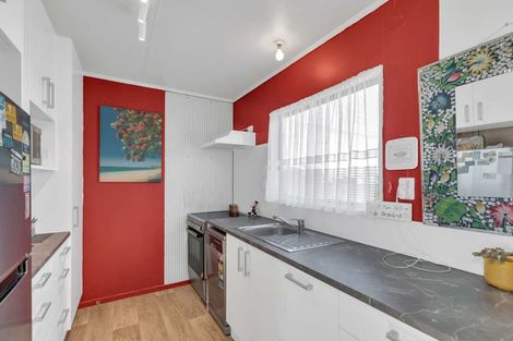 Photo of property in 23 Manuka Street, Castlecliff, Whanganui, 4501