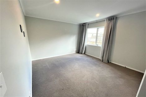 Photo of property in 15 Purei Lane, Massey, Auckland, 0614