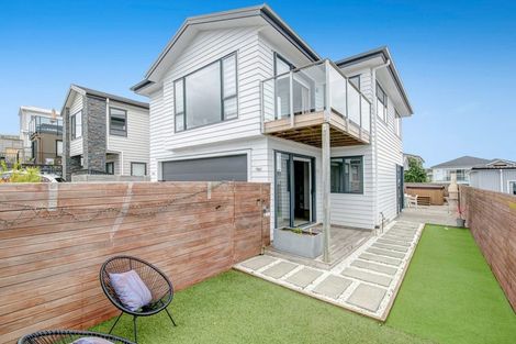 Photo of property in 9 Barque Rise, Long Bay, Auckland, 0630