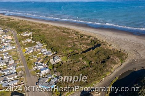 Photo of property in 4 Hunia Terrace, Himatangi Beach, Foxton, 4891