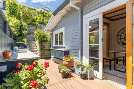 Photo of property in 6 Harvey Road, Bluff Hill, Napier, 4110