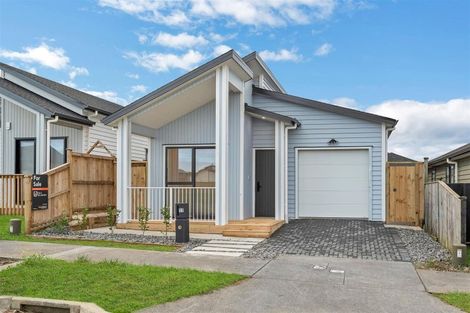 Photo of property in 11 Cronshaw Road, Karaka, Papakura, 2113