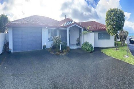 Photo of property in 4 Savoy Road, Orewa, 0931