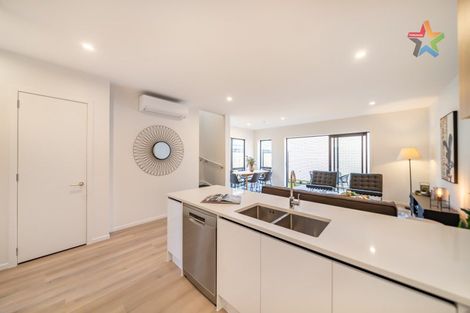 Photo of property in 9 Bayly Road, Moturoa, New Plymouth, 4310