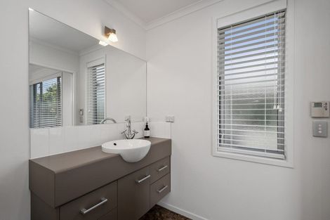 Photo of property in 26 Montgomery Crescent, Kinloch, Taupo, 3377