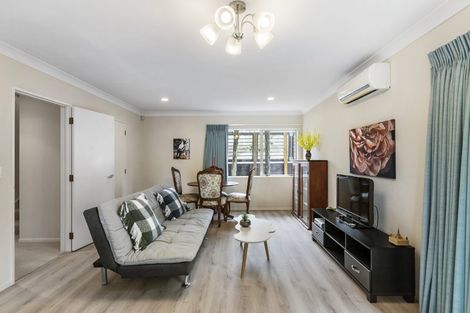 Photo of property in 2/13a Sandspit Road, Cockle Bay, Auckland, 2014