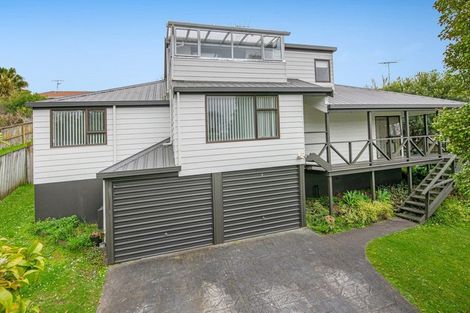 Photo of property in 30 Unsworth Drive, Unsworth Heights, Auckland, 0632