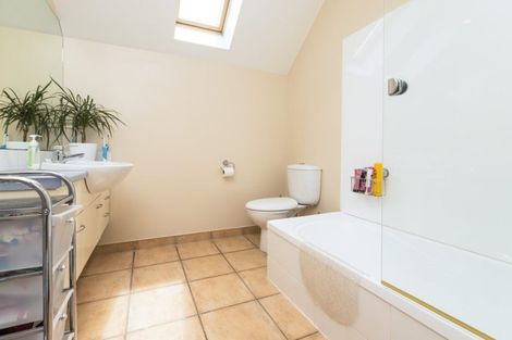 Photo of property in 13h Eban Avenue, Hillcrest, Auckland, 0627