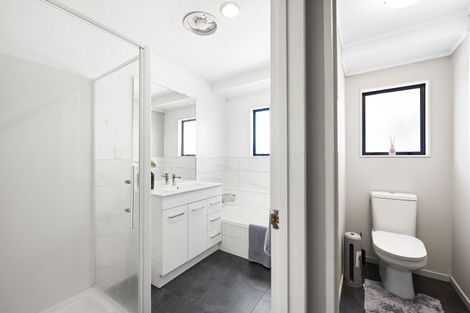 Photo of property in 8 Brough Place, St Andrews, Hamilton, 3200