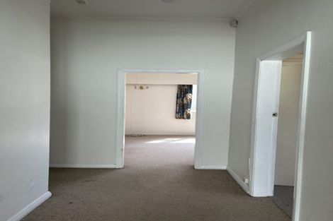 Photo of property in 96 Derwent Street, Island Bay, Wellington, 6023