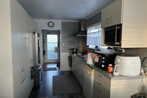 Photo of property in 120 Cargill Street, Papakura, 2110