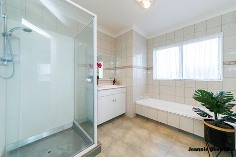 Photo of property in 19 Clearview Drive, Milson, Palmerston North, 4414