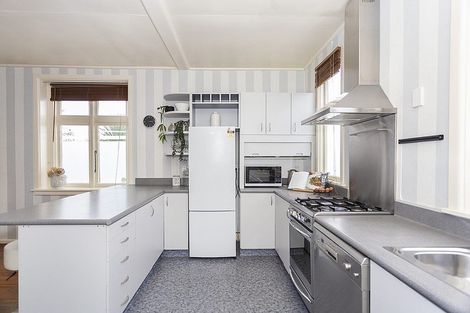 Photo of property in 48 Ure Street, South Hill, Oamaru, 9400