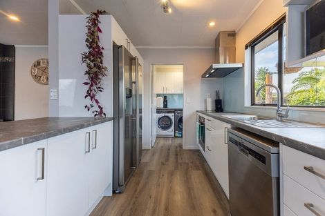 Photo of property in 23 Rosewood Place, Paraparaumu, 5032