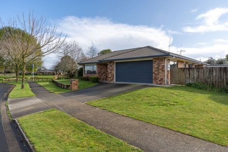 Photo of property in 35 Farringdon Avenue, Rototuna North, Hamilton, 3210