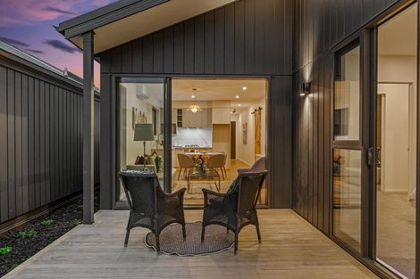 Photo of property in 21 Paretao Street, Massey, Auckland, 0614