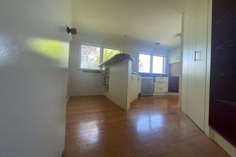 Photo of property in 6 Raines Avenue, Forrest Hill, Auckland, 0620