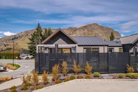 Photo of property in 2 Stamper Lane, Arthurs Point, Queenstown, 9371