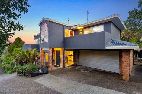 Photo of property in 2/962 Beach Road, Torbay, Auckland, 0630