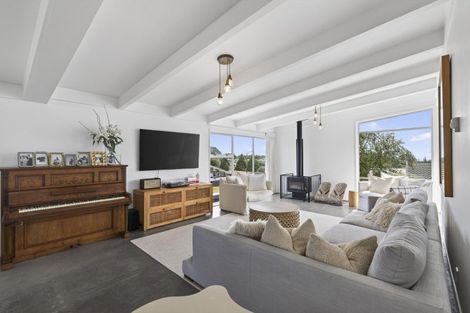 Photo of property in 25 Nevada Drive, Merrilands, New Plymouth, 4312