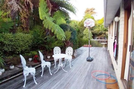 Photo of property in 2/9 Seaton Road, Murrays Bay, Auckland, 0630