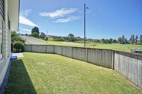 Photo of property in 8a Cannell Farm Drive, Te Puke, 3119