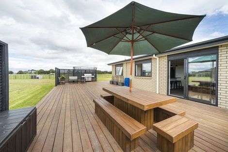 Photo of property in 64 View Road, Halcombe, Feilding, 4779