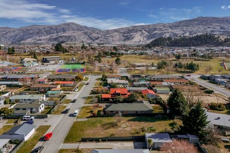 Photo of property in 12 Clare Place, Cromwell, 9310