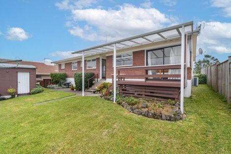 Photo of property in 78 Botany Road, Botany Downs, Auckland, 2010