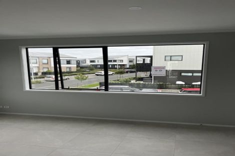 Photo of property in 4/1 Ko Roa Lane, Hobsonville, 0616