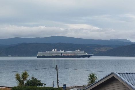 Photo of property in 98 Awa Road, Seatoun, Wellington, 6022