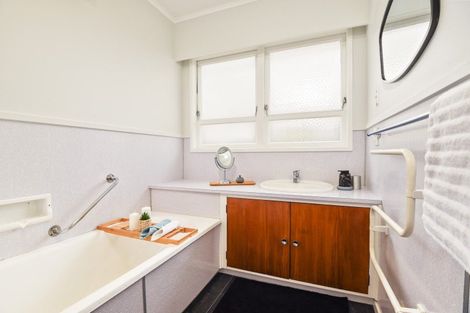 Photo of property in 16 Elliott Crescent, Owhata, Rotorua, 3010