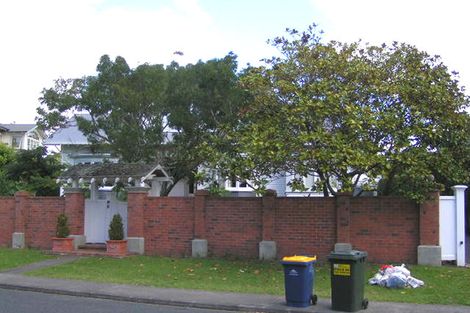 Photo of property in 12 Clifton Road, Hauraki, Auckland, 0622