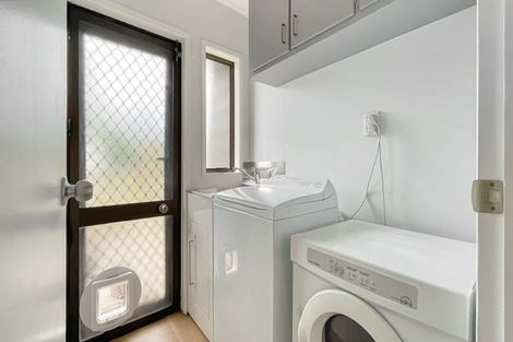 Photo of property in 7 Angeline Place, Massey, Auckland, 0614