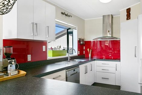 Photo of property in 11 Ward Place, Richmond Heights, Taupo, 3330