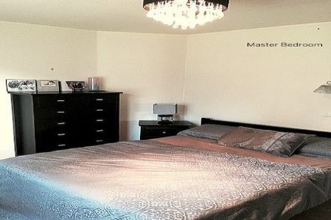 Photo of property in 363a Glenfield Road, Glenfield, Auckland, 0629